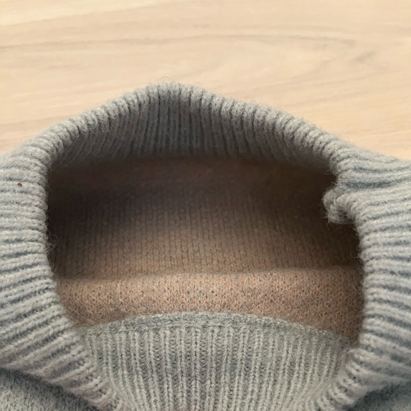 Women’s Space Sweater (Size M) - Picture 3 of 5